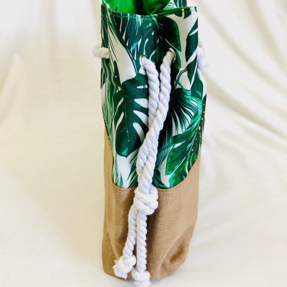 💜 Bundle & Offer 💜 Chi Ulta Beaty Bag | New - Picture 2 of 7